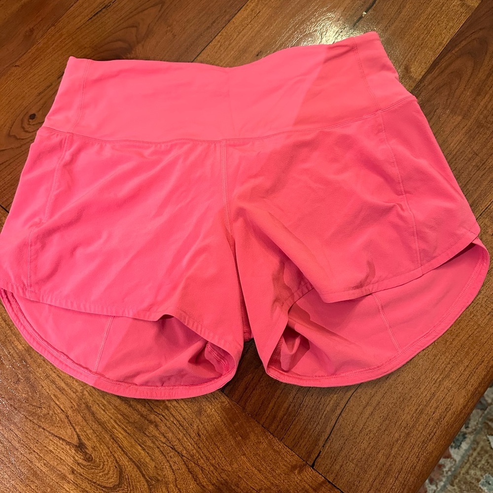 Lululemon Speed Up High-Rise Lined Short 4" Color lip gloss, Size 6